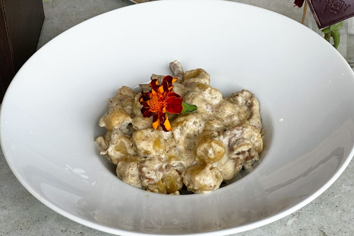 Azzurra - Nhoque de batata doce com filet mignon