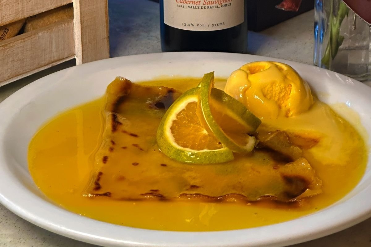 Triumph - Crepe francês flambado com sorvete